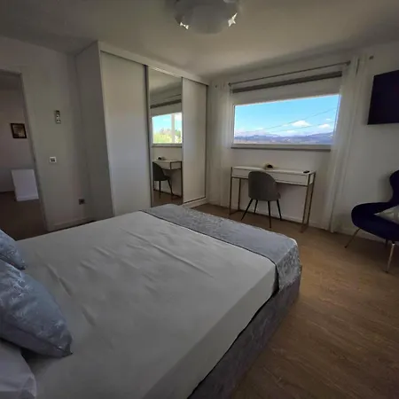 Caia House Ourondo
